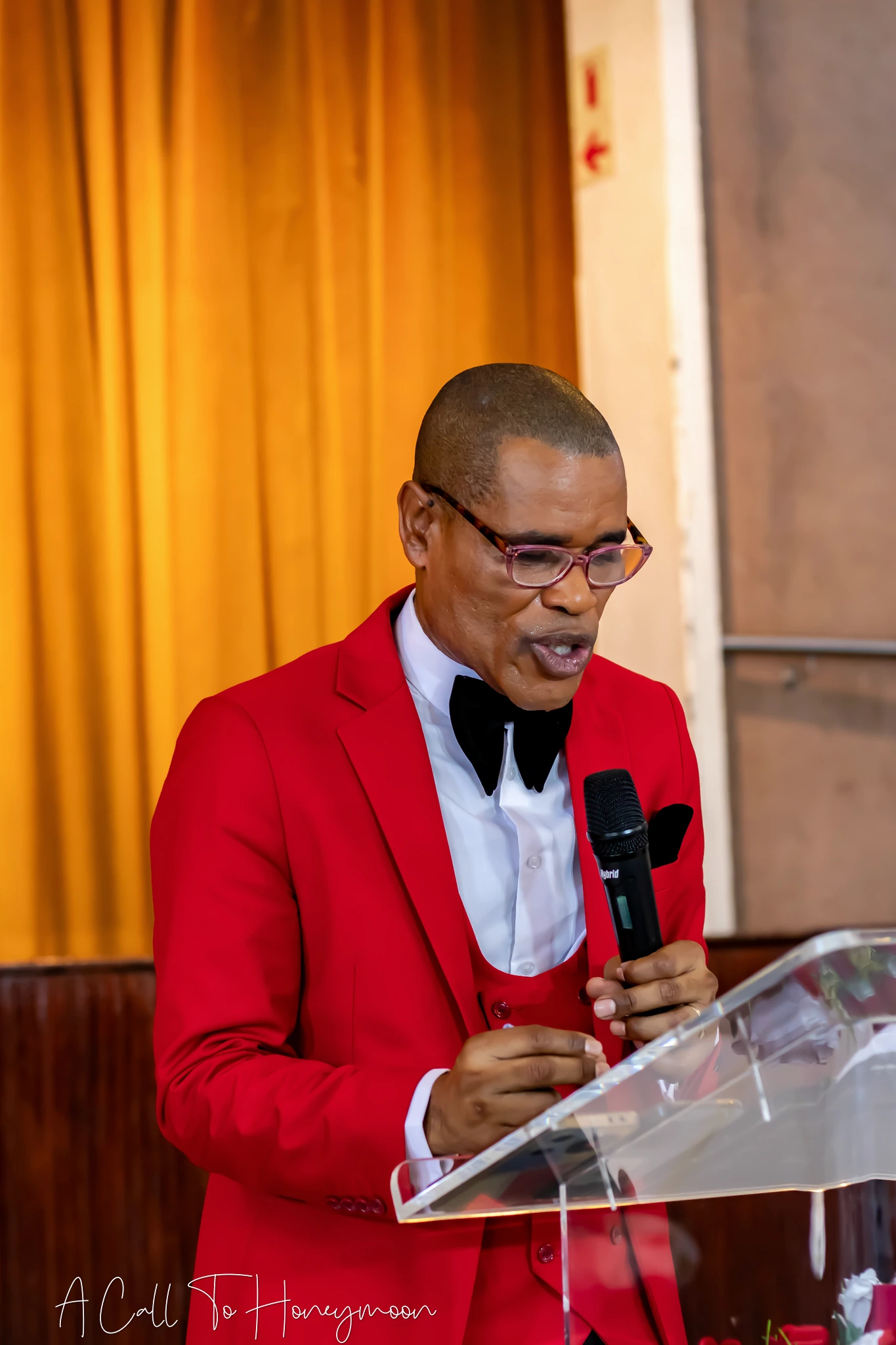 Pastor Phatudi Molapo preaching